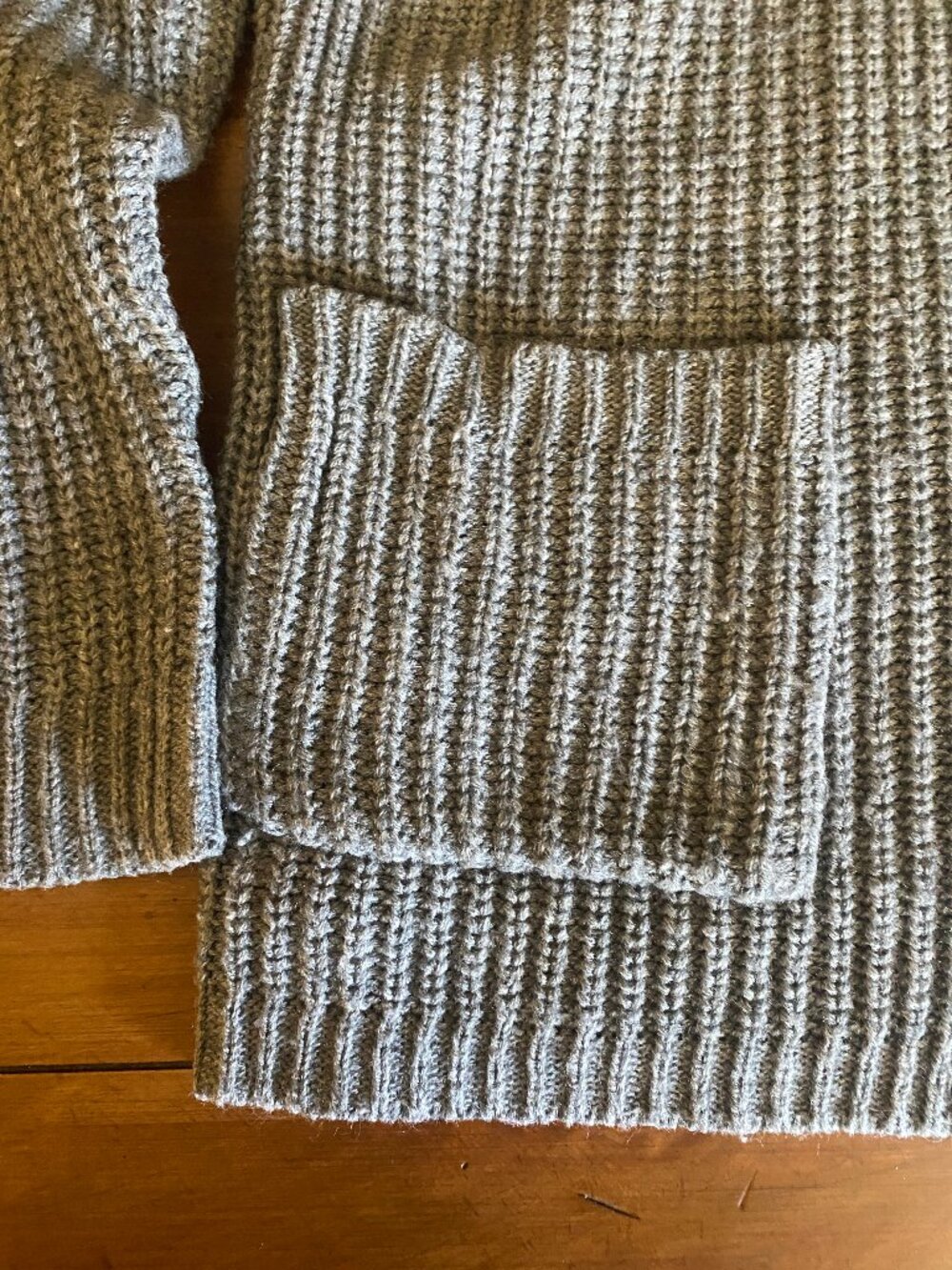 Women's Gray Knit Sweater Medium - Picture 7 of 9
